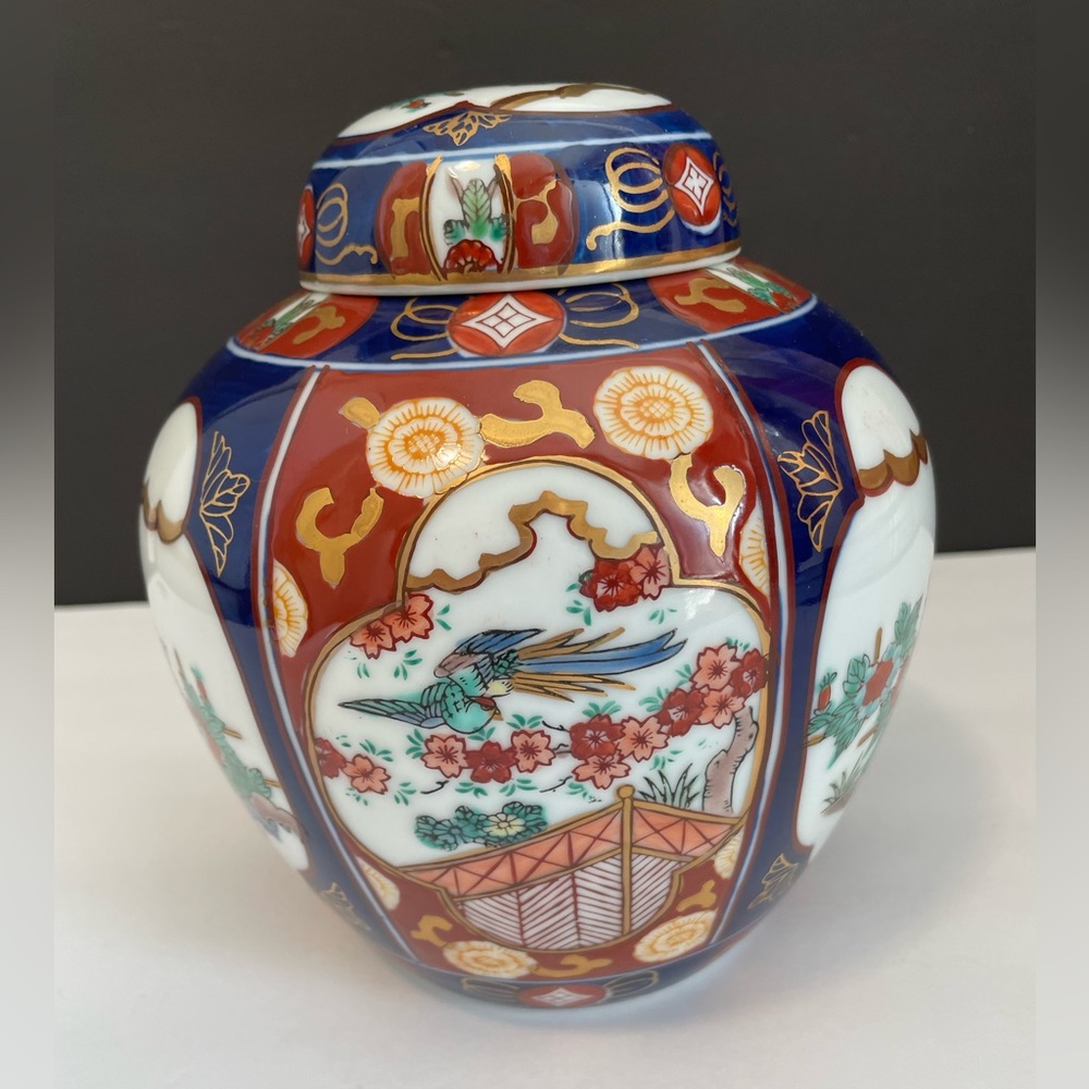 Toyo Gold Imari Ginger Jar